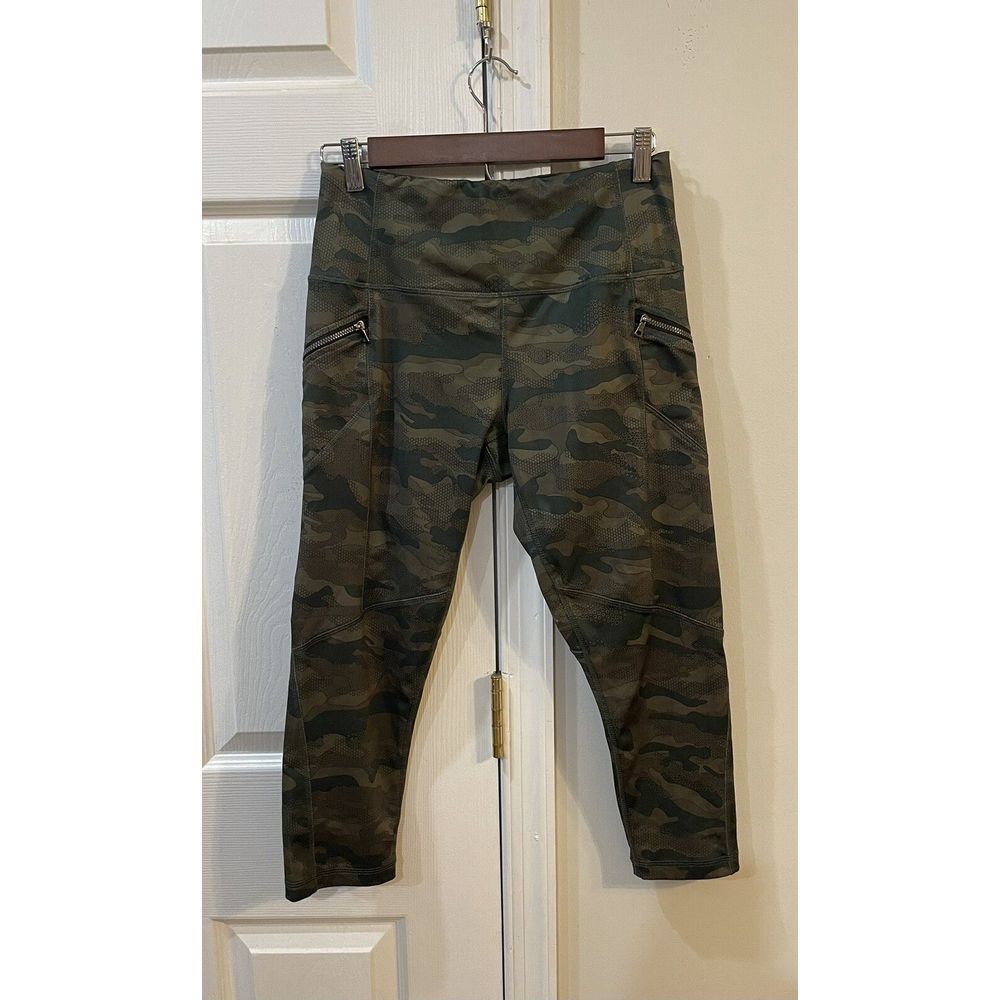 RBX Women's‎ Camo Cropped Capri Leggings Sz M Zipped Pockets